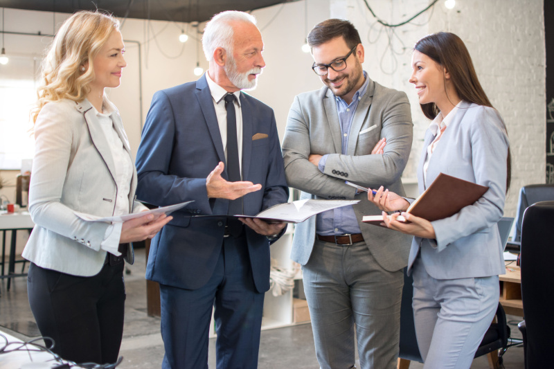 Baby Boomerek, X, Y és Z generáció: hogyan kommunikáljunk hatékonyan mindenkivel?