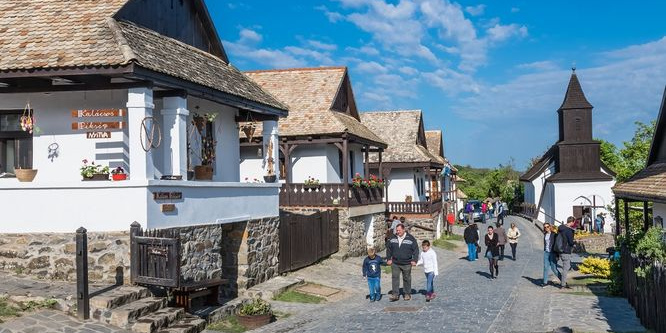 Hollók nyomában Hollókőn